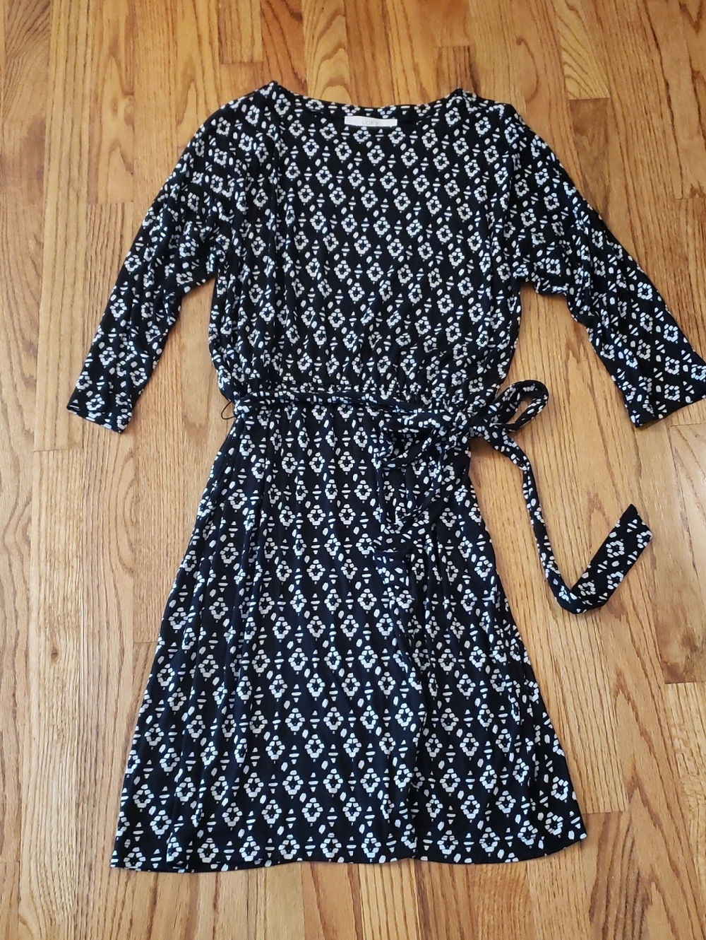LOFT Black and White Printed 3/4-Sleeve Dress With Geometric Print Size: LP